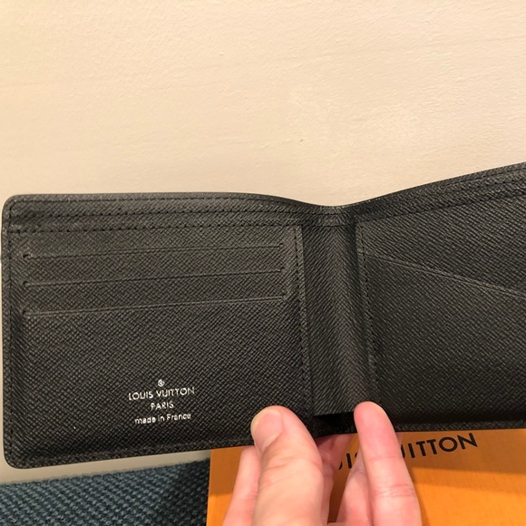 Louis Vuitton Slender Wallet Epi Leather (Black) - Picture 4 of 8